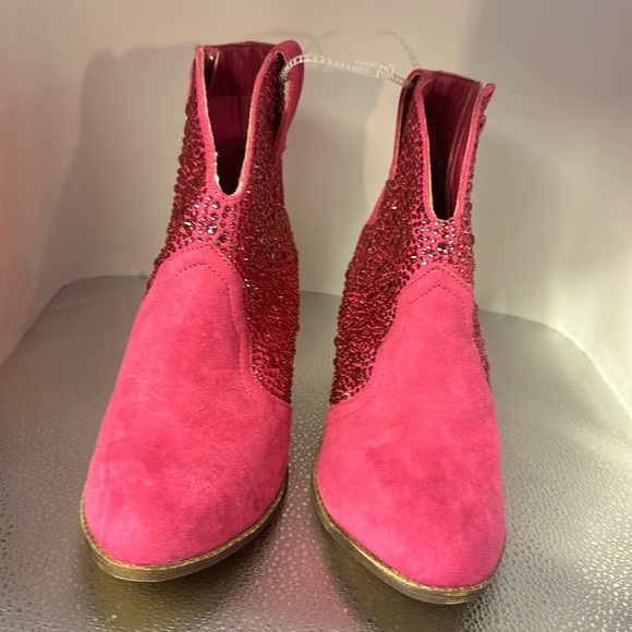 Fashion boots size 9. The brand is sugar. Beautiful pink with zippers - Picture 1 of 5